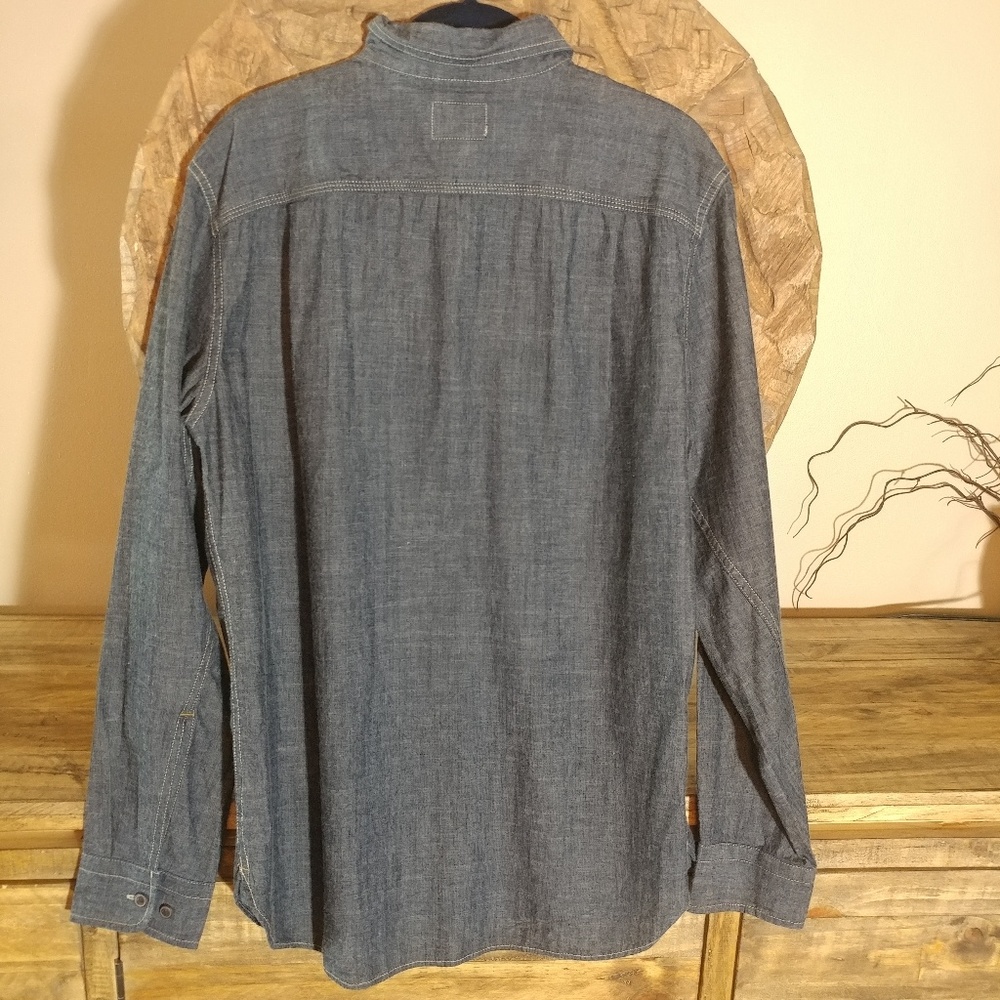 American Eagle Outfitters Light Chambray Shirt - Picture 3 of 8
